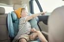 Jak podróżować z dzieckiem. Wakacyjny poradnik samochodowy dla rodziców