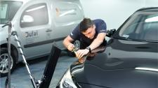 Jak usunąć wgniecenia karoserii bez lakierowania samochodu?