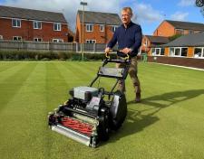 Kosiarki OMNIA od Allett Mowers – wysoka jakość pracy przy niskiej emisji