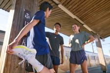 ASICS EMEA odnotowuje wzrost we wszystkich kanałach i kategoriach w II kwartale 2025 roku