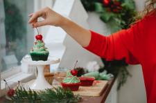 Odkryj różnice w europejskim savoir-vivre i uniknij wpadki przy świątecznym stole