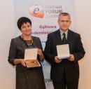 Prof. dr hab. Grażyna Szpor i dr n. med. Leszek Sikorski są laureatami  nagrody im. Marka Cara