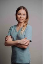 Mikrobiom niemowląt – jak prawidłowe nawodnienie wspiera rozwój zdrowej flory bakteryjnej