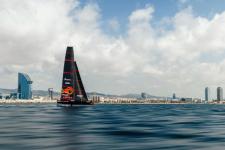 Roca i Alinghi Red Bull Racing razem podczas 37. edycji regat America's Cup w Barcelonie