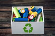 Czy baterie i akumulatory możemy wyrzucać do kosza na śmieci?
