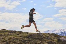 ASICS prezentuje nowe modele FUJI LITE 6 i FUJISPEED 4 – z myślą o biegach trailowych w komforcie