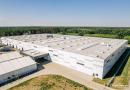 Izolacja dachu płaskiego hali przemysłowej – wyzwanie dla producentów materiałów oraz generalnych wy