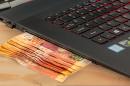Dane whenUbuy: Cła zmieniły koszyki Polaków. Na Temu kupujemy o połowę mniej produktów