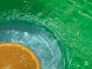 Pomarańcza i kolorowa woda