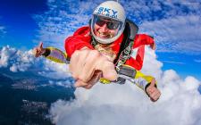 Skoki spadochronowe w tandemie – podniebna przygoda, której szybko nie zapomnisz!