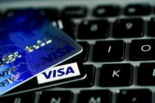 Dane whenUbuy: Cła nie zatrzymały zakupów na Temu. Polacy kupują mniej, ale drożej