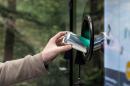 Małe sklepy w nowej rzeczywistości. Jak radzą sobie bez automatów w systemie kaucyjnym?