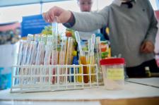 Chemia na rozdrożu – czy młodzi ludzie chcą zostać chemikami?