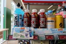 „Fala nowych smaków” tylko w Żabce - rusza akcja promująca napoje dostępne tylko w sklepach sieci