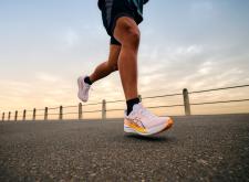 ASICS prezentuje kolekcję RISE & SHINE oraz nowy model SONICBLAST 2