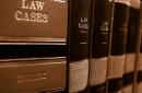 Prawnik czy radca prawny – kogo wybrać?