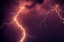 Radar burz nad Polską. Gdzie uderzy żywioł z gradem i wichurą?